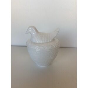 Vintage 1970's Avon White Milk Glass Bird On Nest Lidded Trinket Dish